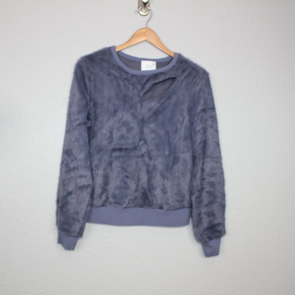 J.O.A Blue Faux Fur Cutout Sweatshirt sz M - Picture 6 of 8